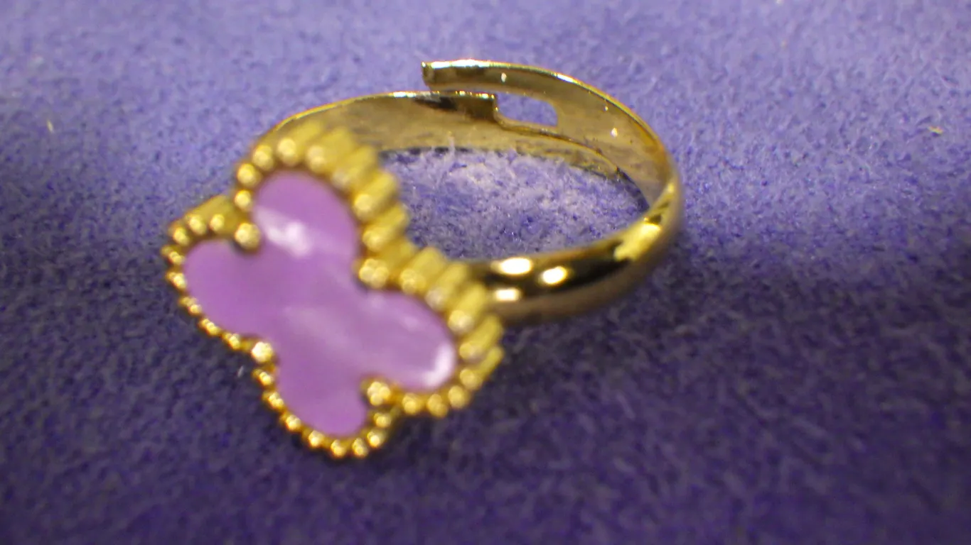 Ring (size 6)