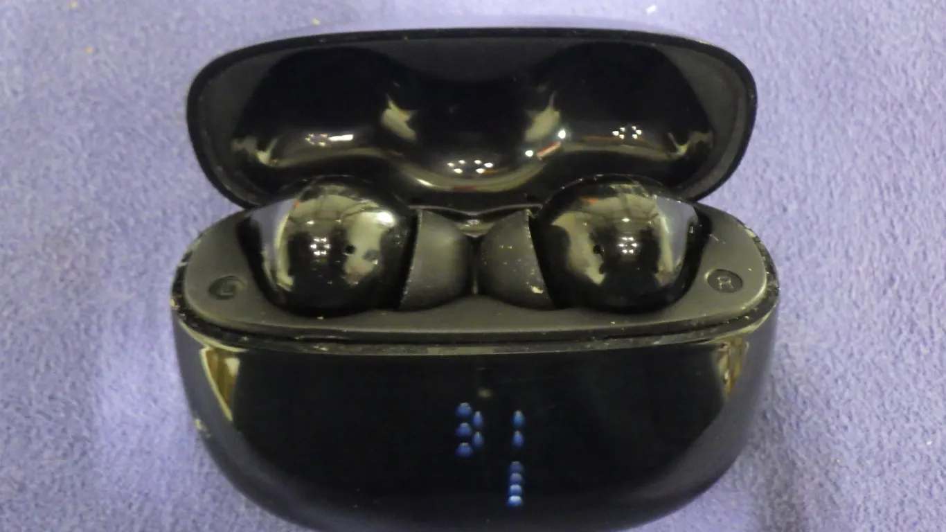 Airstream Pro Elite Earbuds