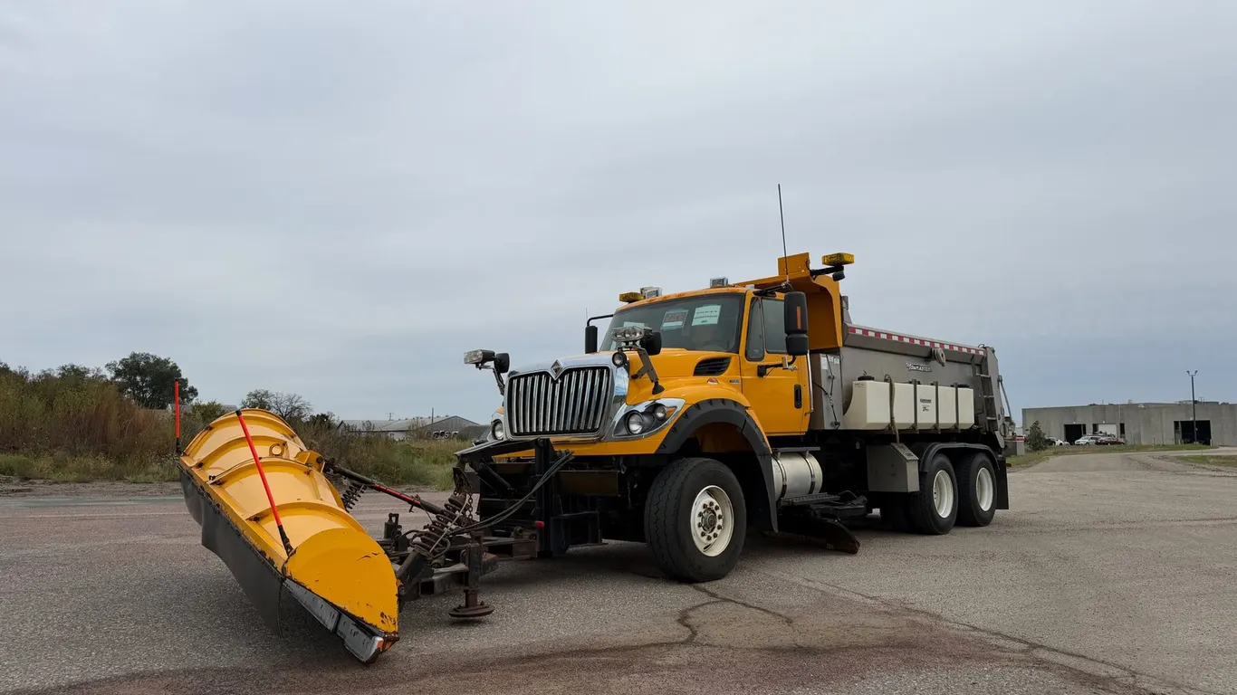 2014 International 7600 Work Star Tandem Axle Plow Truck