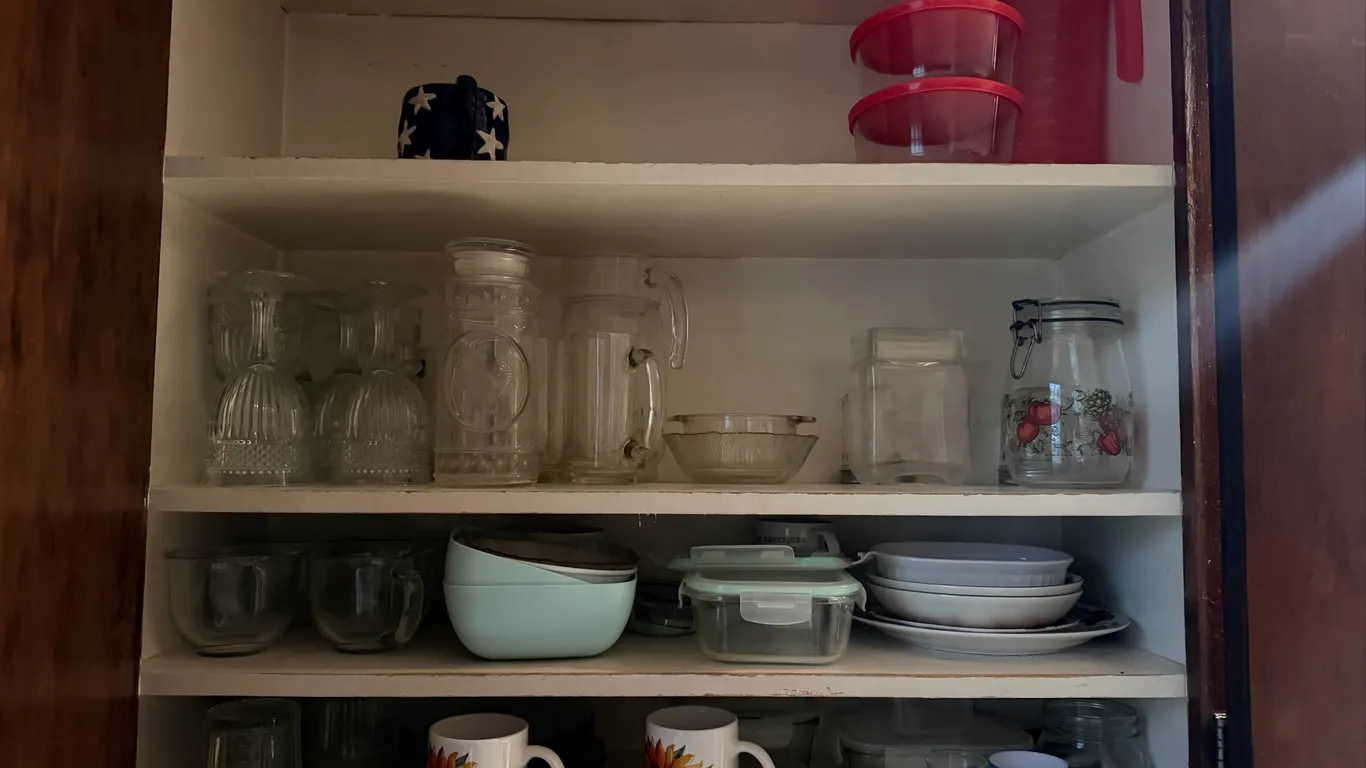 Kitchen Cabinet Contents – Dishes & Glassware