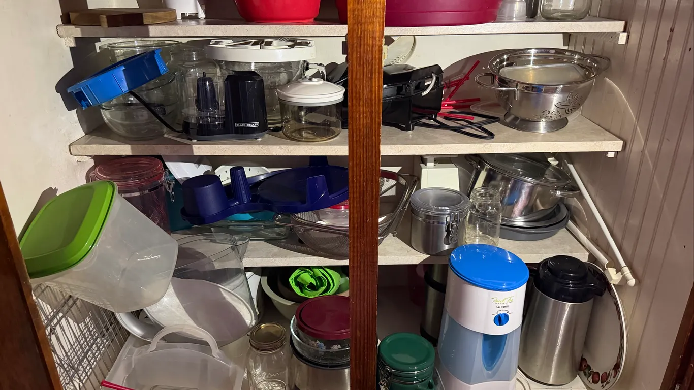 Kitchen Cabinet Contents – Cookware & Appliances