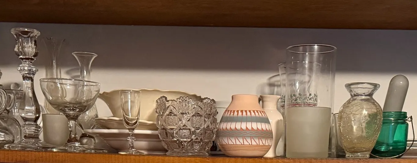 Glassware, Vases & Decorative Accents Lot