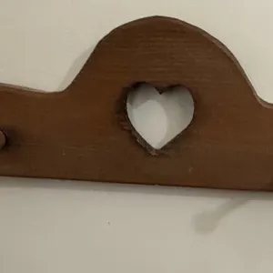 Wooden Heart Cutout Four-Peg Wall Rack