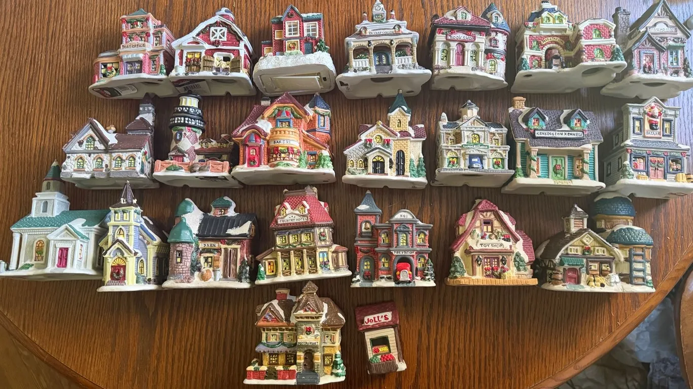 Christmas Village Buildings Lot