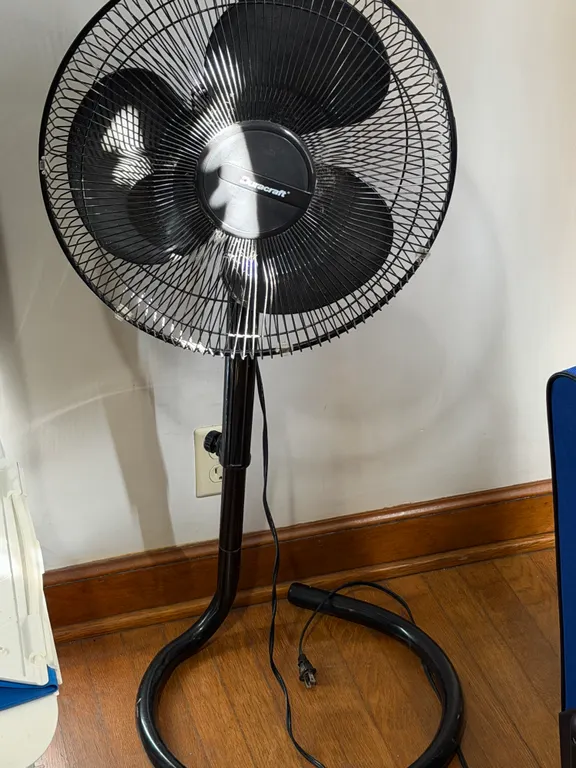 Duracraft Pedestal Fan