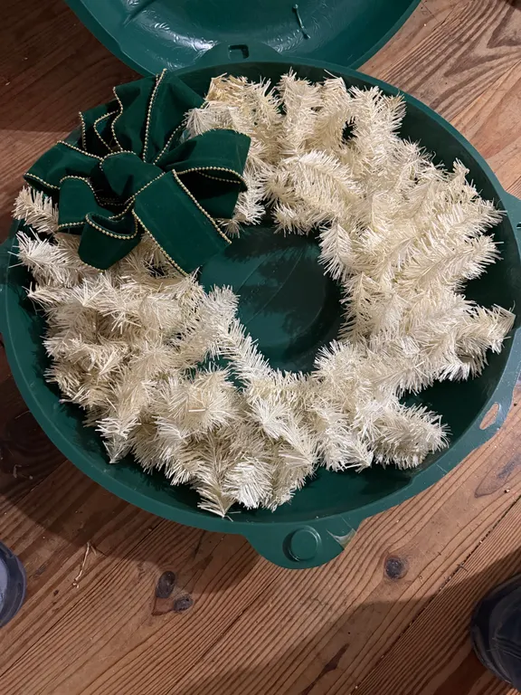 White Wreath & Rubbermaid Storage Case