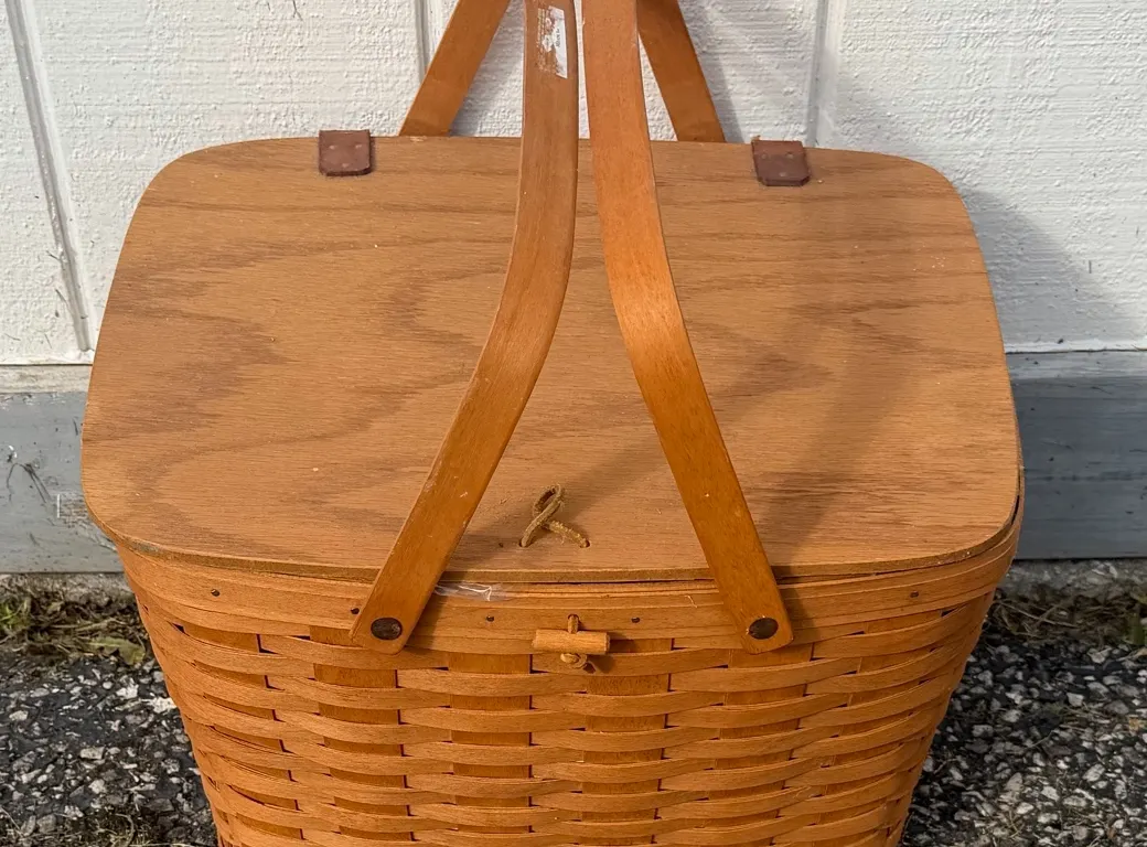 1994 Longaberger Picnic Basket with Lid