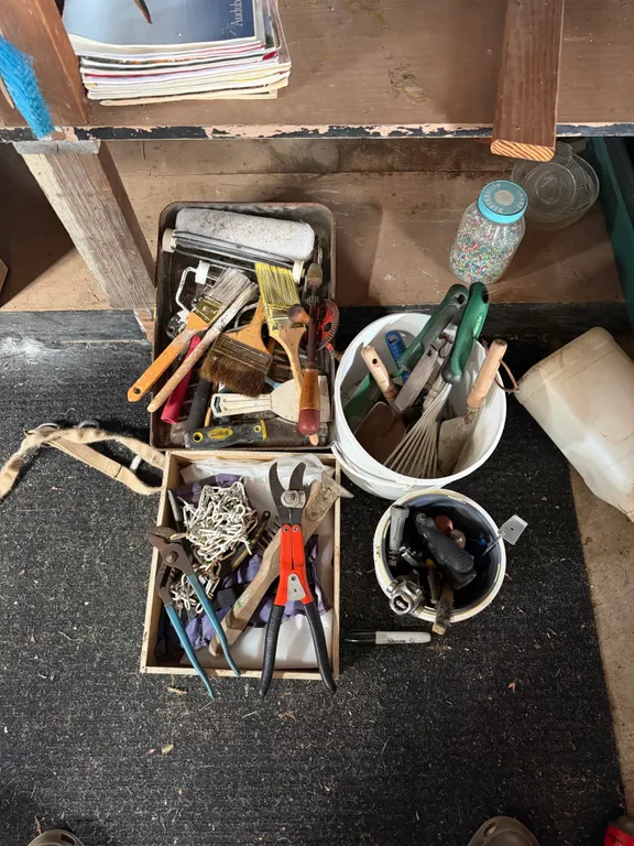 Hand Tools, Garden Tools & Painting Supply Lot