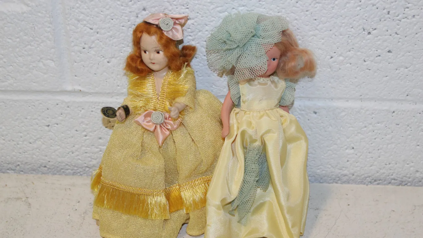 Gold Princess Dolls