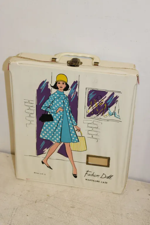 Fashion Doll Wardrobe Case