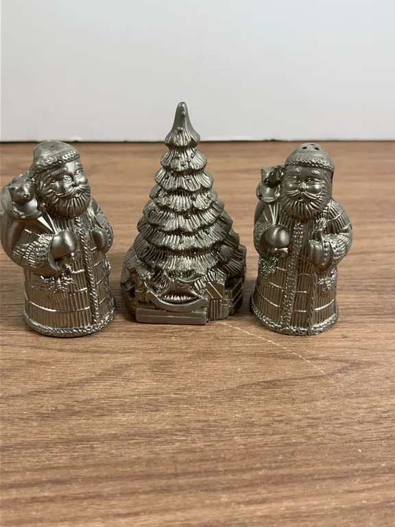 International Silver Santa and Tree Salt and Pepper Set