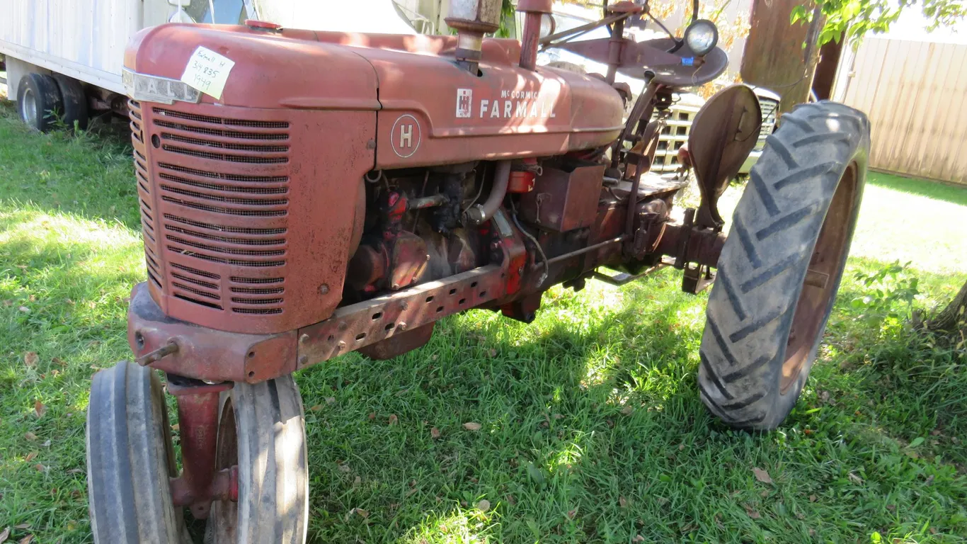 Farmall H Tractor