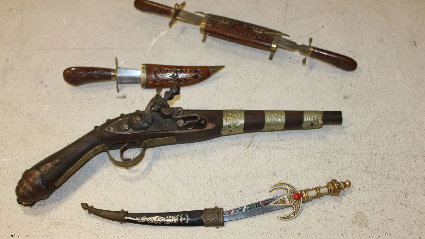 Decorative Pistol & Knives