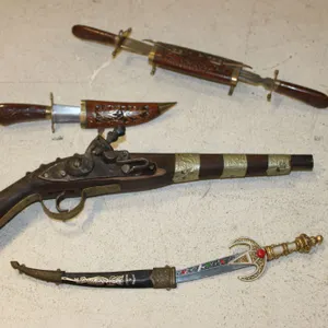 Decorative Pistol & Knives