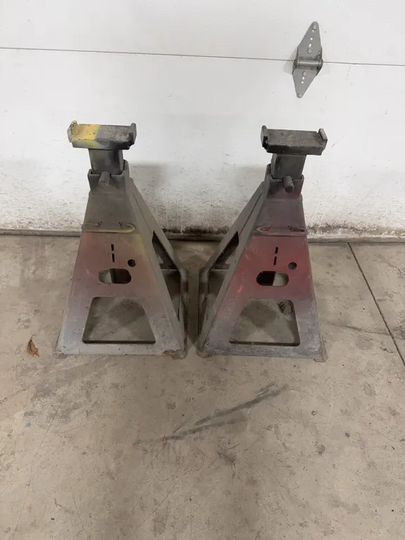 Large heavy duty jack stands
