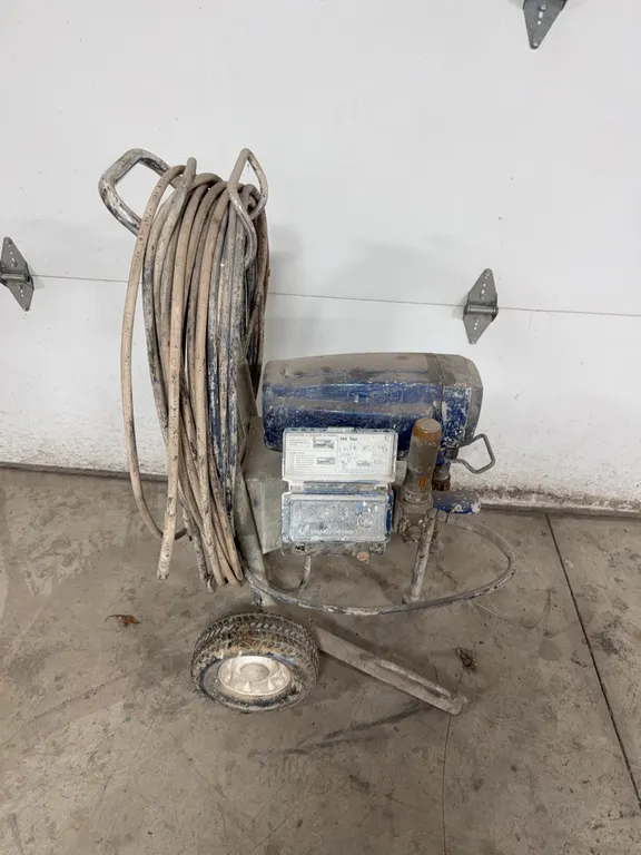 Graco Ultra Max II 695 Standard Airless Paint Sprayer.