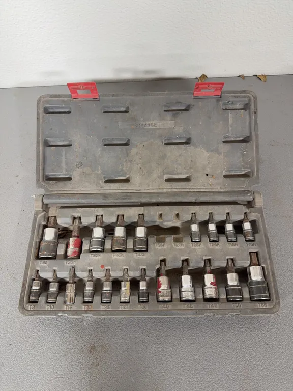 Snap on and silver eagle torque socket set 