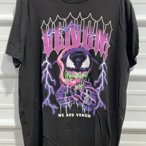 *NEW* Men's Spider-Man Lightning Venom Graphic Tee - Size Medium