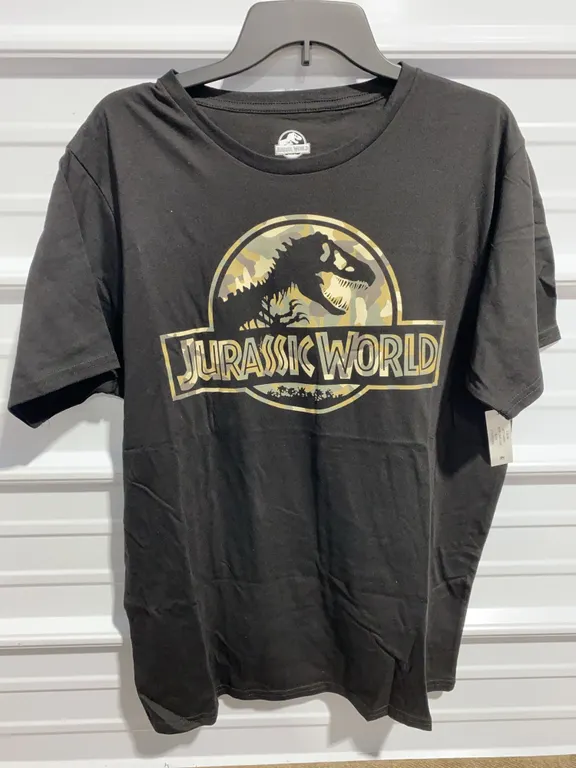 *NEW* Jurassic World Graphic Tee - Size Large
