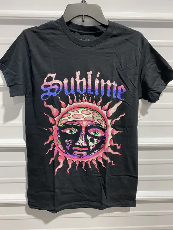 *NEW* Sublime Sun Graphic Tee - Size Small