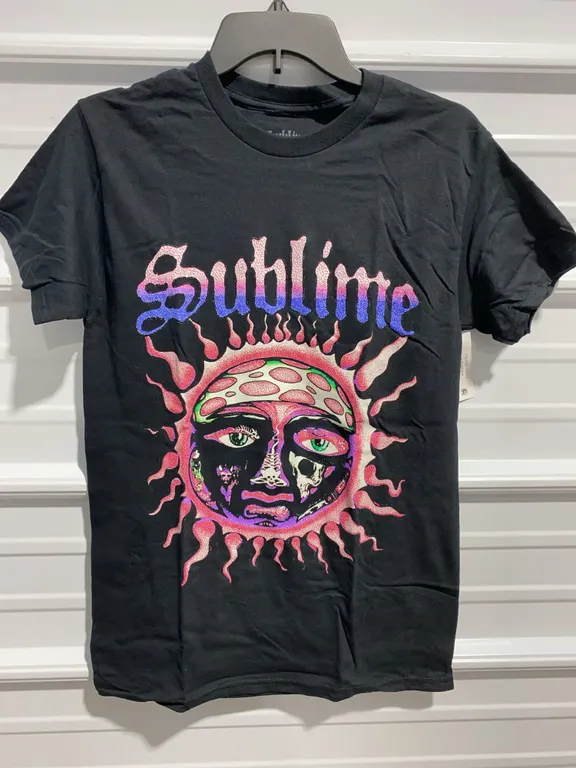 *NEW* Sublime Sun Graphic Tee - Size XLarge