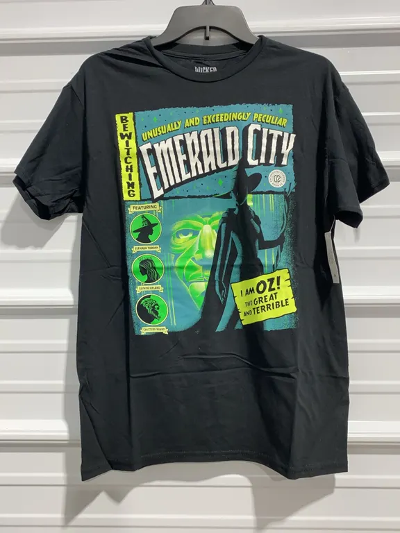 *NEW* Wicked, Emerald City, Wizard of Oz Graphic Tee - Size Medium