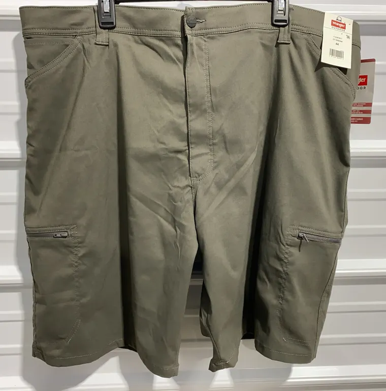 *NEW* Wrangler Big Men's Cargo Shorts Outdoor Performance Elastic Waist, Size 44