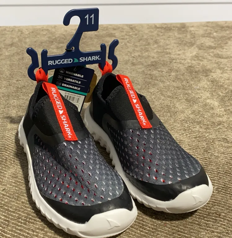 *NEW* Rugged Shark Toddler & Kids Water Shoe, Size 11 (Kids)