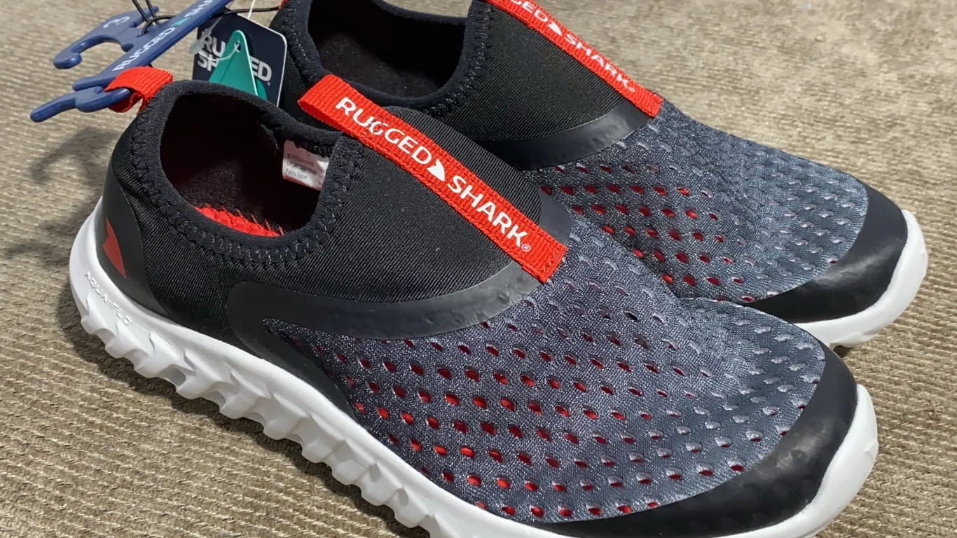 *NEW* Rugged Shark Toddler & Kids Water Shoe, Size 3 (Kids)