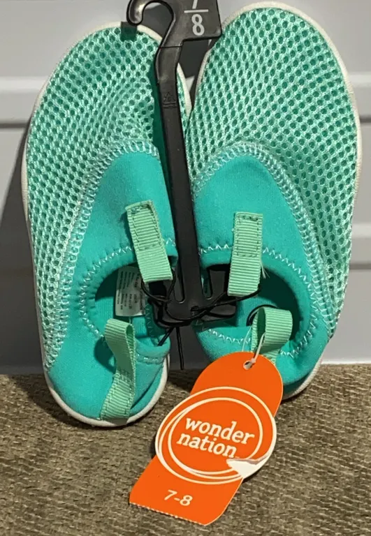 *NEW* Wonder Nation Toddler & Kids Water Shoe - Size 7-8 (Kids)