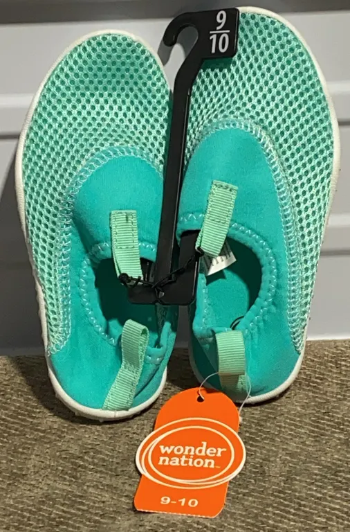 *NEW* Wonder Nation Toddler & Kids Water Shoe - Size 9-10 (Kids)