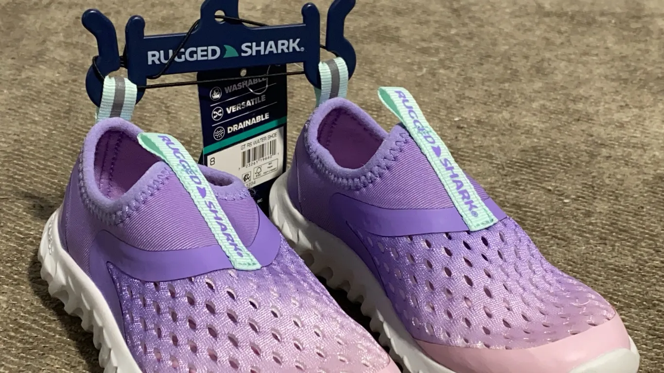 *NEW* Rugged Shark Toddler & Kids Water Shoe - Size 8 (Kids)
