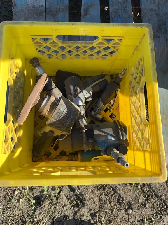 Quantity of air tools - condition unknown