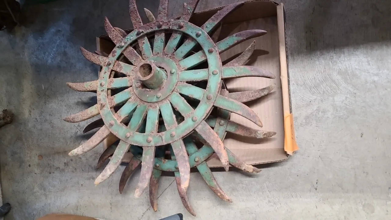VINTAGE ROTARY HOE WHEEL - maybe JOHN DEERE