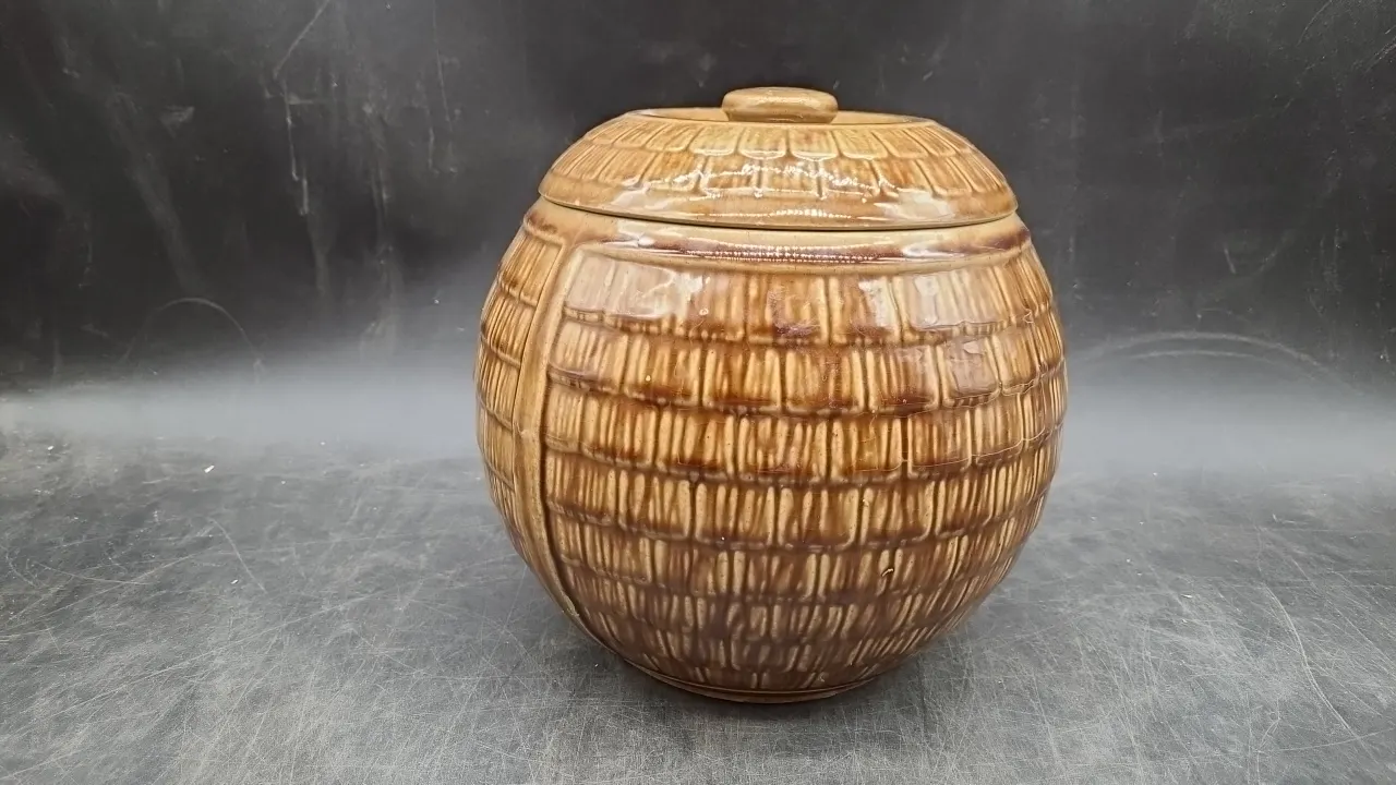 1930’s THATCHED COOKIE JAR