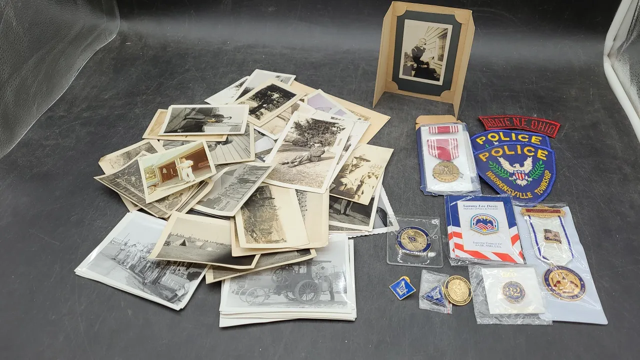 VINTAGE MILITARY PHOTOS, POLICE PATCHES , PINS & more