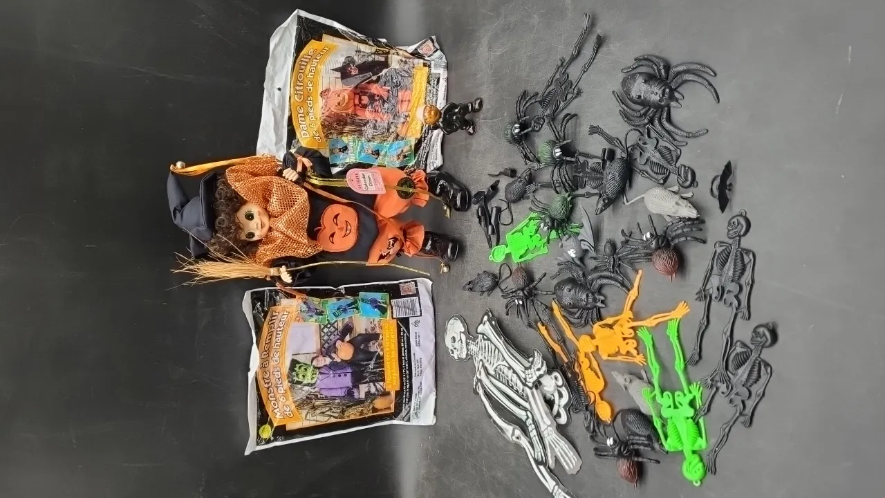 HALLOWEEN DECORATIONS