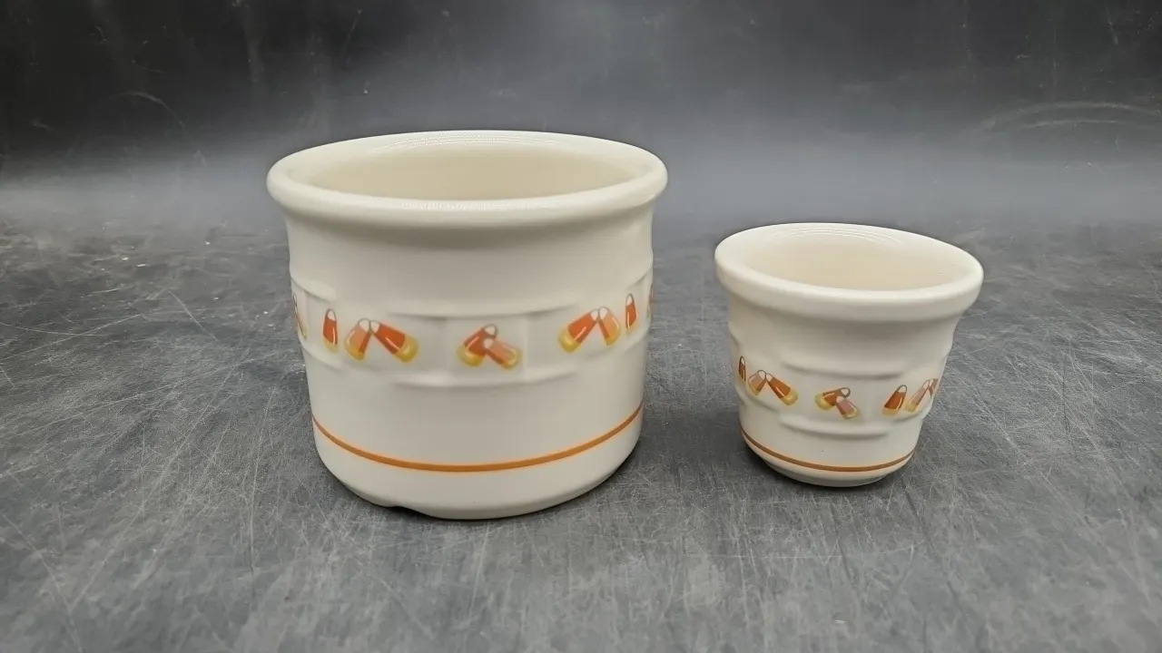 LONGABERGER CANDY CORN POTTERY PIECES (2)