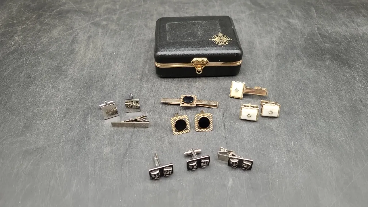 JEWELRY- CUFF LINKS & TIE CLIP SETS