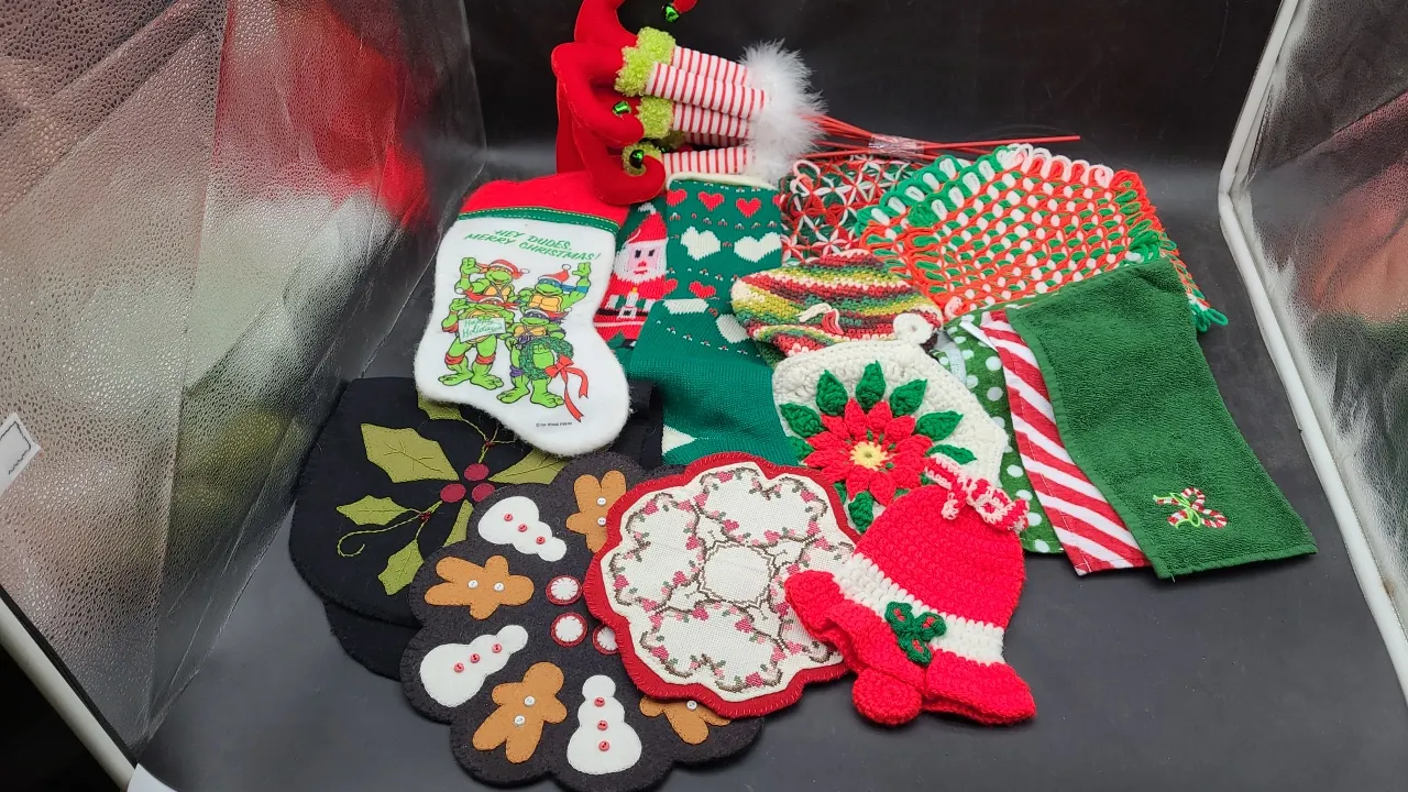 CHRISTMAS DECOR- STOCKINGS, HOT PADS & more