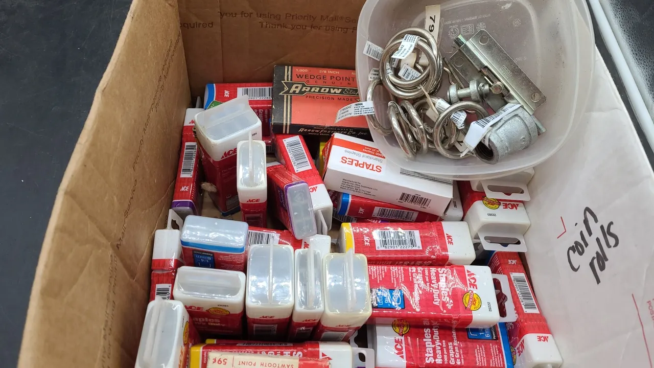 HEAVY DITYBSTAPLES- NIB & WELDED RINGS
