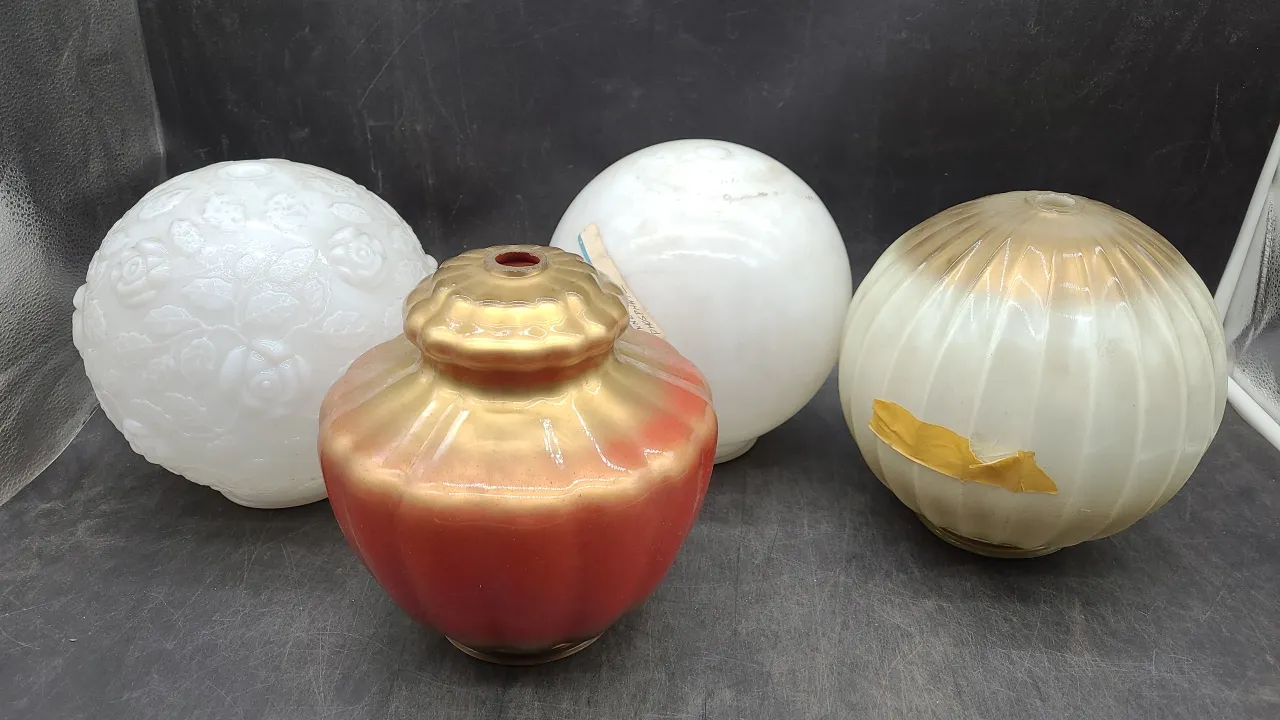 LIGHT GLOBES