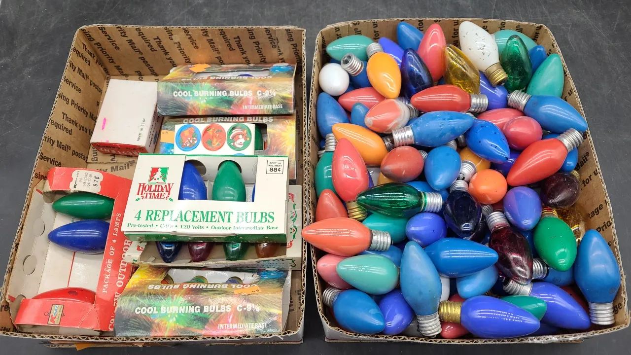 VINTAGE CHRISTMAS LIGHTS & REPLACEMENT BULBS