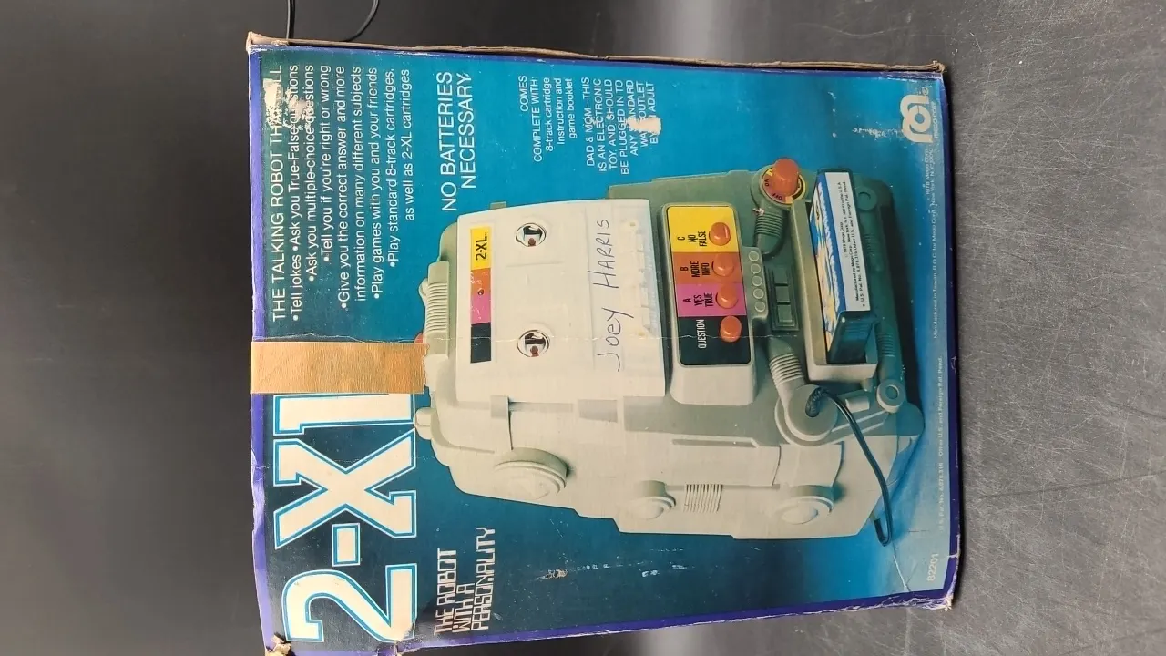 1978 2-XL ROBOT WITH A PERSONALITY