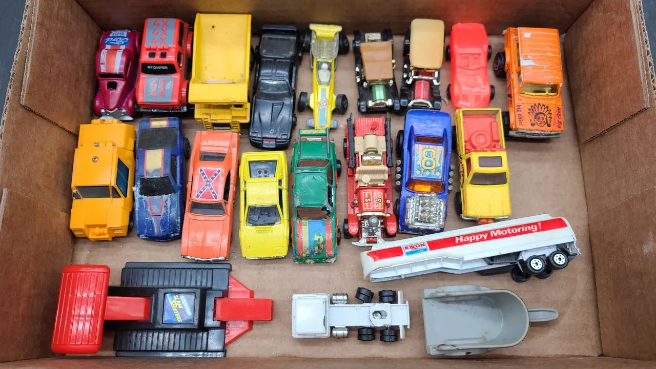 VARIOUS MATCHBOX & HOT WHEELS CARS