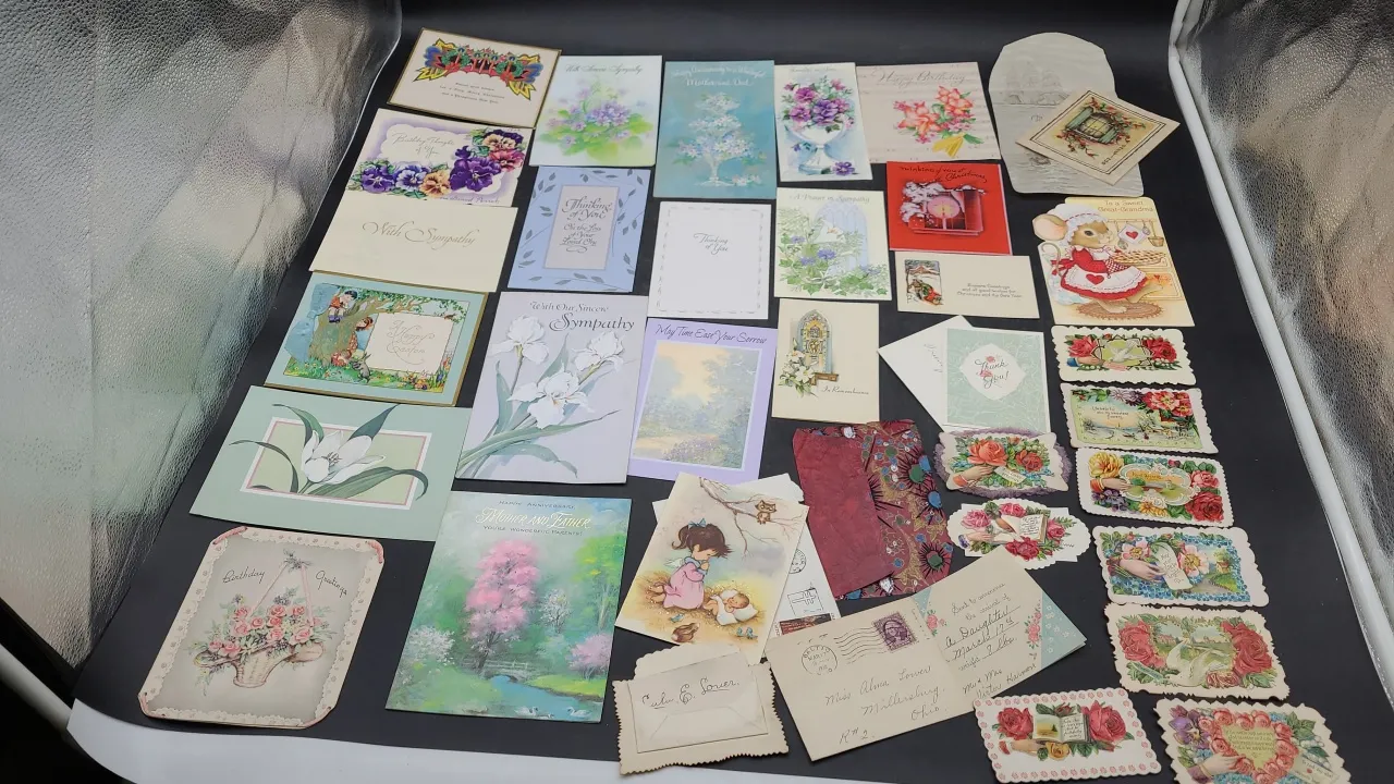 VINTAGE CARDS & EPHEMERA