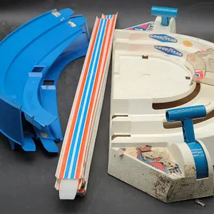 VINTAGE RACE TRACK TOY