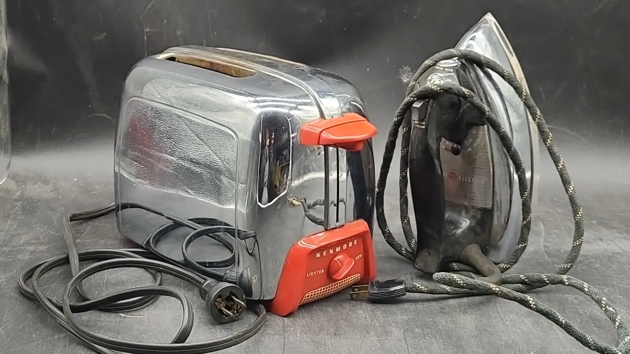 KENMORE TOASTER & GE IRON