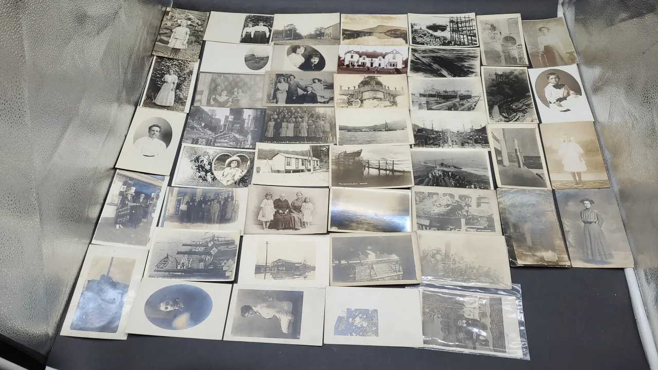 VINTAGE OHOTO POSTCARDS