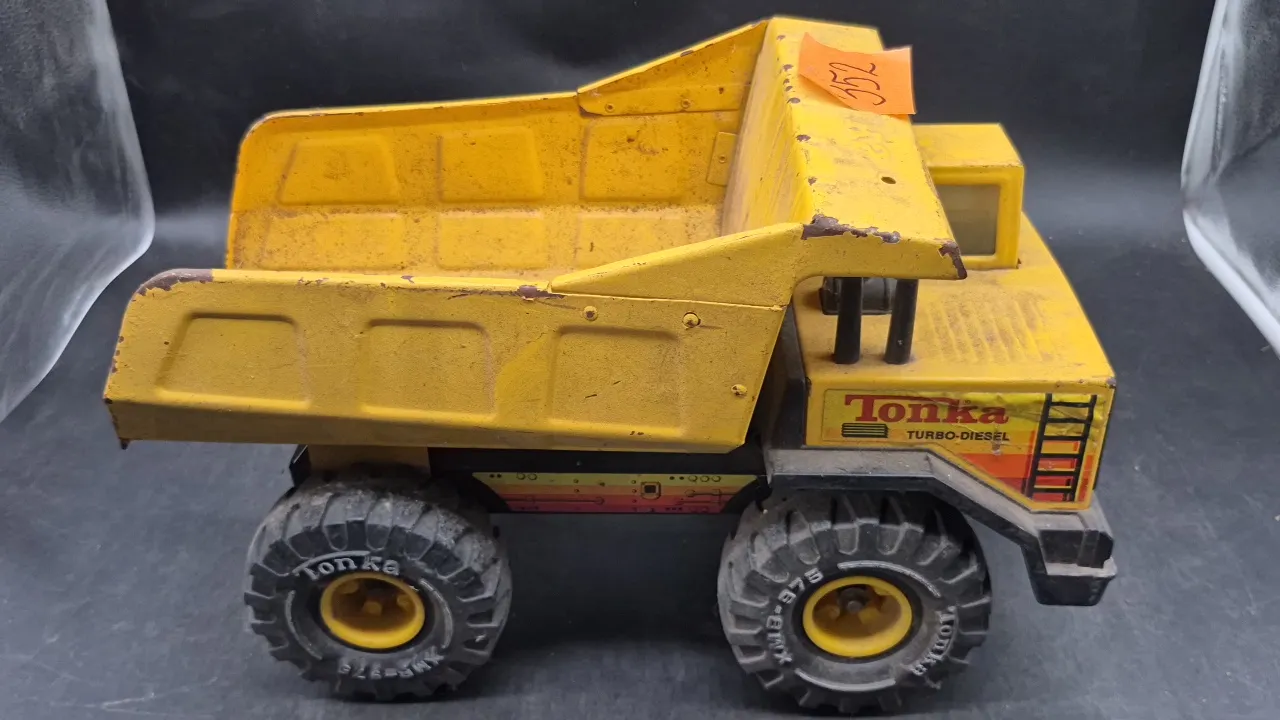 TONKA DUMP TRUCK